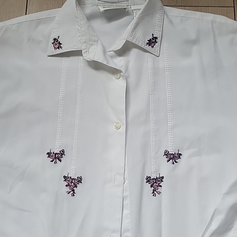 Tabi INTERNATIONAL Vintage 1990s Embroidered Collar and Cuff Shirt M